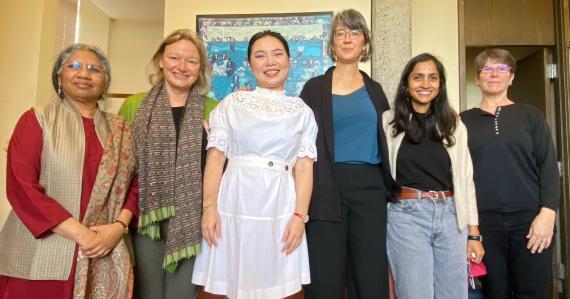 Yingyi Wang with her dissertation defense committee members